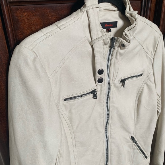 Women's Gorgeous Leather Jacket, purchased in Italy**** - Picture 3 of 15